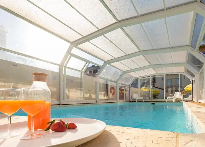 733 Costa Cabral Metro Apartment