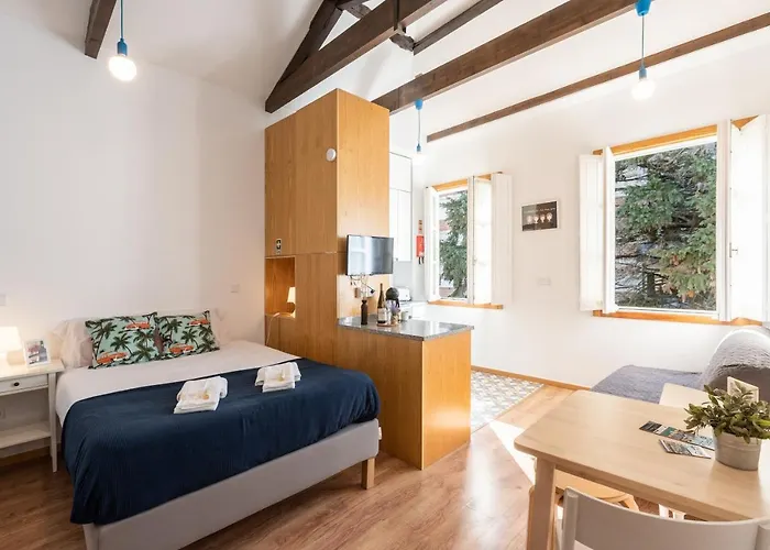 733 Costa Cabral Metro *