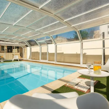 733 Costa Cabral Metro Porto