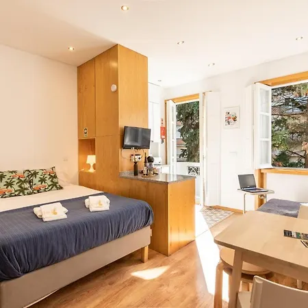 733 Costa Cabral Metro