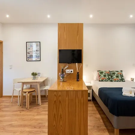 733 Costa Cabral Metro *