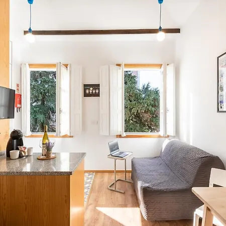 733 Costa Cabral Metro * Porto