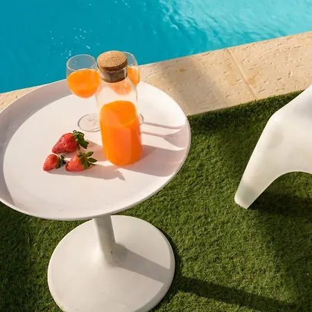 733 Costa Cabral Metro Apartament