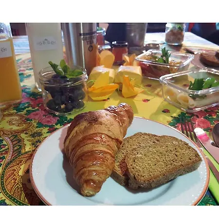 733 Costa Cabral Metro Porto