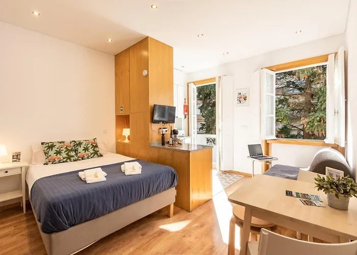 733 Costa Cabral Metro