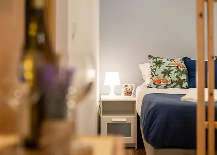 733 Costa Cabral Metro * 포르투