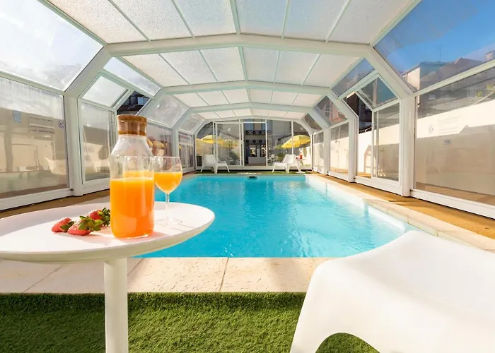 733 Costa Cabral Metro * Oporto