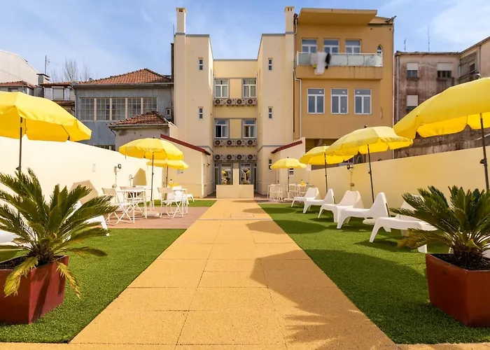 733 Costa Cabral Metro Oporto