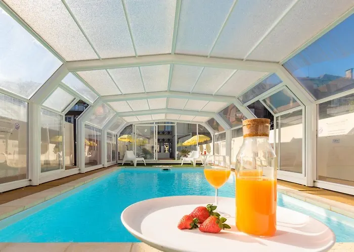 733 Costa Cabral Metro Apartment