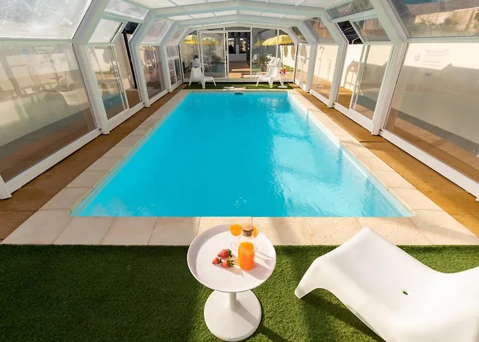 733 Costa Cabral Metro * ポルト