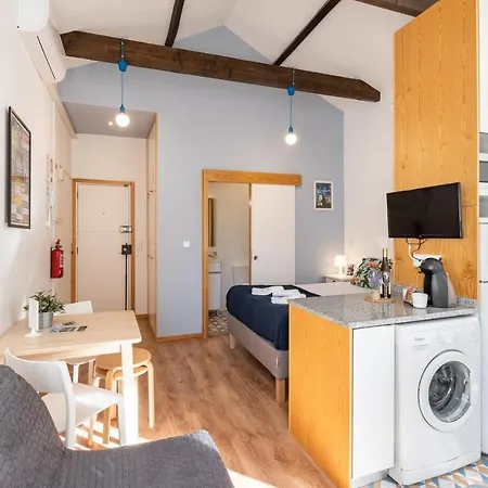 733 Costa Cabral Metro * Πόρτο