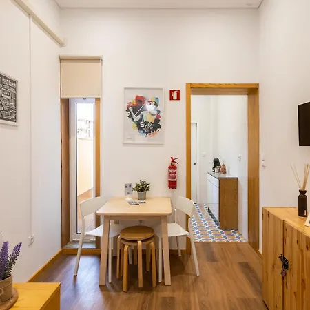 733 Costa Cabral Metro Lejlighed