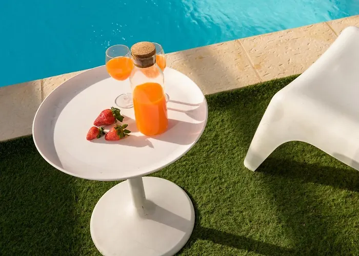 733 Costa Cabral Metro Apartment